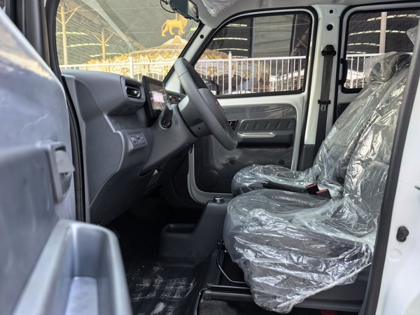 Wuling Zhiguang 2025, 100 км, за 40800 CNY - фото 11