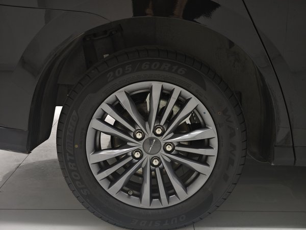 SAIC Maxus EUNIQ 5, 11700 км, за 80300 CNY - фото 10