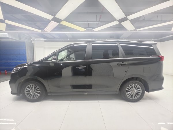 SAIC Maxus EUNIQ 5, 11700 км, за 80300 CNY