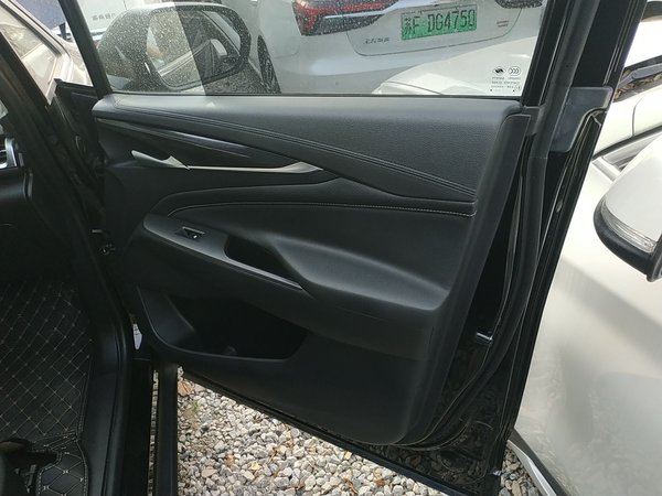 SAIC Maxus EUNIQ 5, 11700 км, за 80300 CNY - фото 17