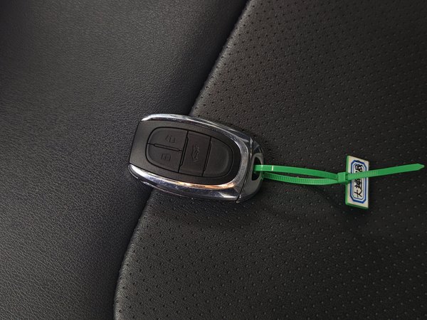 SAIC Maxus EUNIQ 5, 11700 км, за 80300 CNY - фото 13