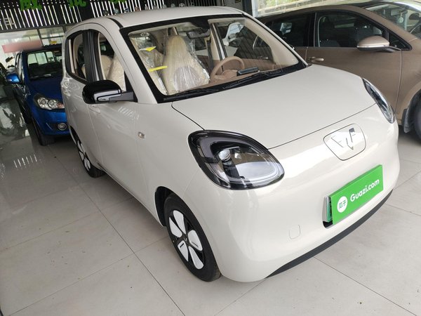 Wuling Hongguang MINIEV, 100 км, за 33900 CNY