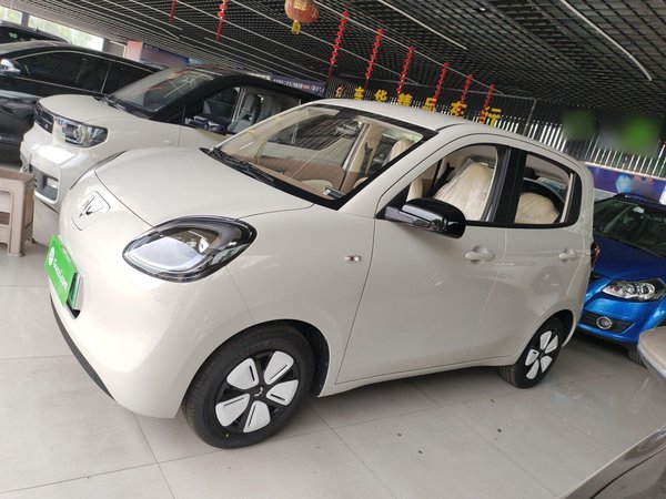 Wuling Hongguang MINIEV, 100 км, за 33900 CNY