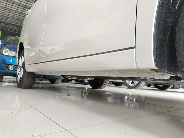 Wuling Automobile Hongguang MINIEV 2025 Четырехдверная версия усовершенствованной модели, 