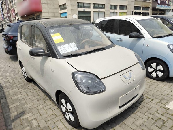 Wuling Hongguang MINIEV, 100 км, за 39900 CNY