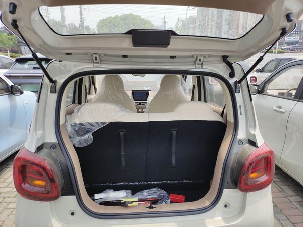 Wuling Hongguang MINIEV, 100 км, за 39900 CNY - фото 23