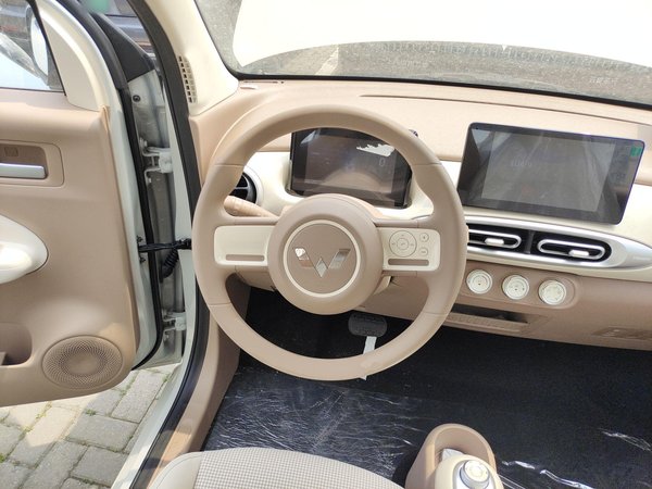 Wuling Hongguang MINIEV, 100 км, за 39900 CNY - фото 15