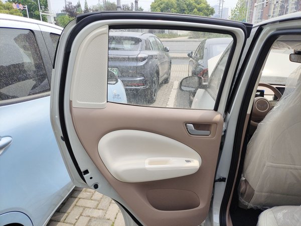 Wuling Hongguang MINIEV, 100 км, за 39900 CNY - фото 28