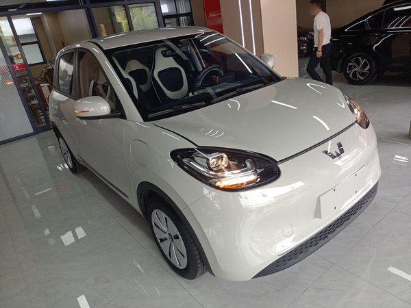 Wuling Bingguo 2023, 8000 км, за 34000 CNY