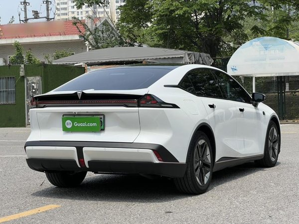 Deepal SL03 2023, 17100 км, за 87000 CNY