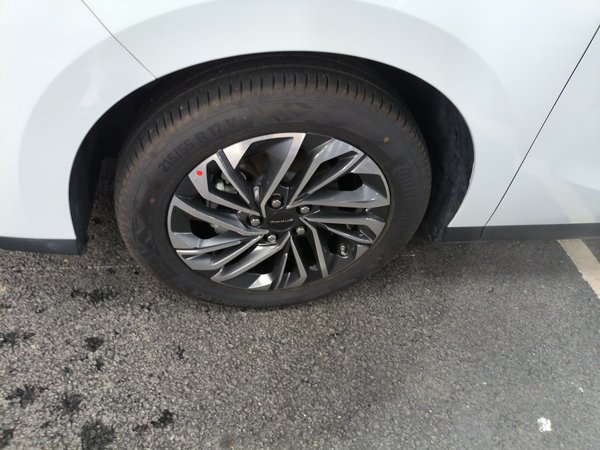 SAIC Maxus EUNIQ 5 2023, 620000 км, за 96500 CNY - фото 9