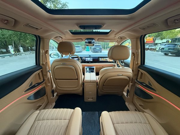 Автомобиль Lantu Lantu Dreamer 2022 Модель 0 Карбоновая версия Dream + Smart Enjoy Package 475 км, 2022 года