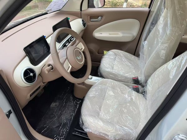 Wuling Hongguang MINIEV, 100 км, за 38800 CNY - фото 14