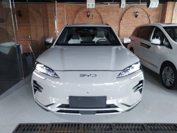 Флагманская модель BYD Song PLUS New Energy 2025 EV с пробегом 605 км, 2024 года