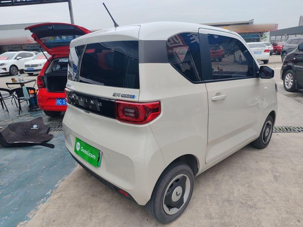 Wuling Hongguang MINIEV 2022, 33400 км, за 16900 CNY