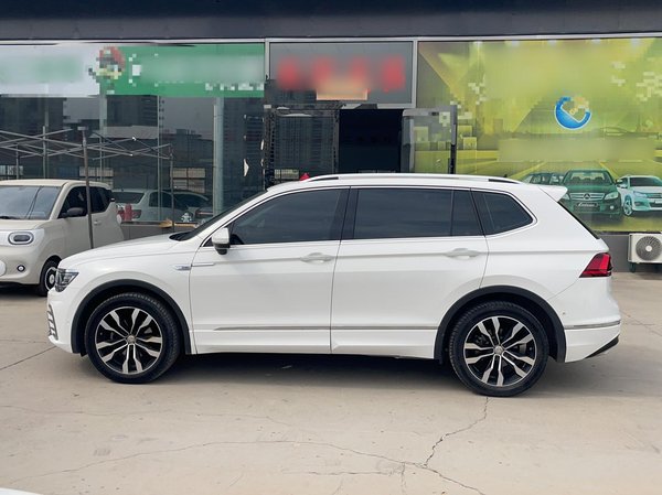 Volkswagen Tiguan L 2018, 89000 км, за 87600 CNY - фото 7