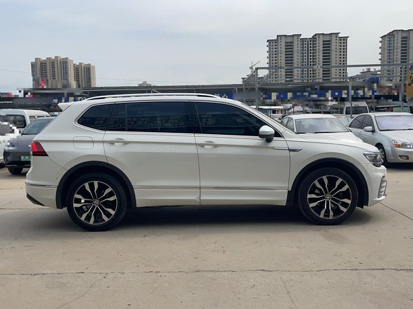 Volkswagen Tiguan L 2018, 89000 км, за 87600 CNY