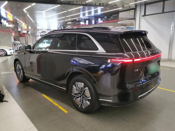 Xpeng (Xiaopeng) G9 2023, 15300 км, за 162500 CNY