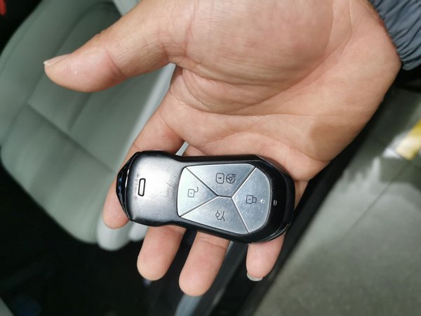 Xpeng (Xiaopeng) G9 2023, 15300 км, за 162500 CNY - фото 13