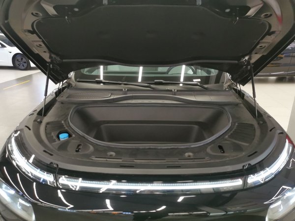 Xpeng (Xiaopeng) G9 2023, 15300 км, за 162500 CNY - фото 29