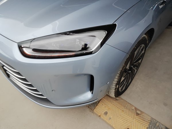 Hongmeng Zhixing Wenjie M5 2023, 27200 км, за 149900 CNY - фото 10