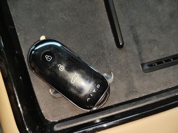 Hongmeng Zhixing Wenjie M5 2023, 27200 км, за 149900 CNY - фото 13