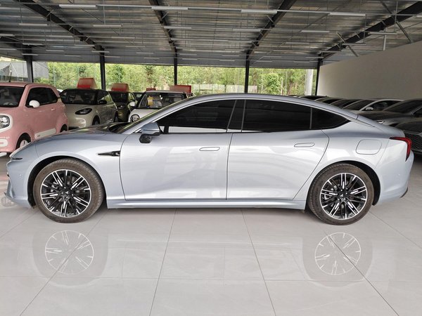 Nezha S 2022, 19100 км, за 87000 CNY