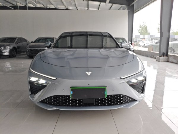 Автомобиль Nezha Nezha S 2022 Версия с увеличенным радиусом действия 1160 км заднеприводная малолитражная версия, 2022 года
