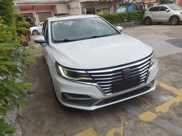 Roewe i6 2017, 124400 км, за 26200 CNY