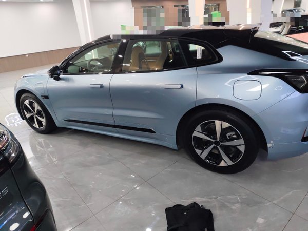 Zeekr 001 2023, 22700 км, за 158200 CNY