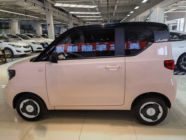 Wuling Hongguang MINIEV 2022, 670000 км, за 21800 CNY