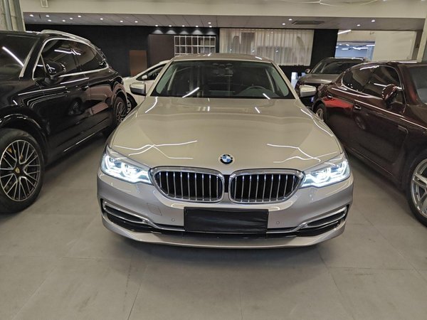 Роскошный комплект BMW 5 серии New Energy 2019 с рестайлингом 530Le, 2019 года