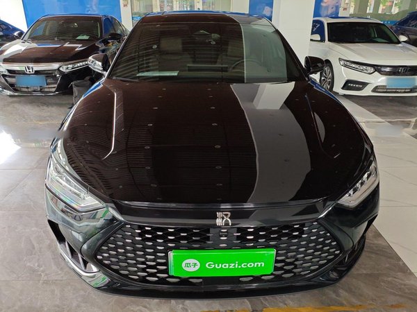 BYD Han 2024 DM-i Glory Edition 121 км элитного типа, 2024 года