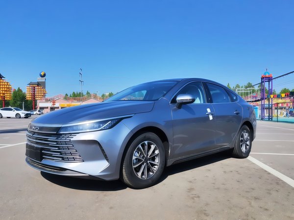 BYD Destroyer 05 2024 Glory Edition DM-i 55 км класса люкс