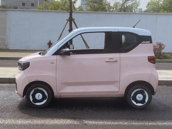 Wuling Hongguang MINIEV 2021, 22800 км, за 13800 CNY