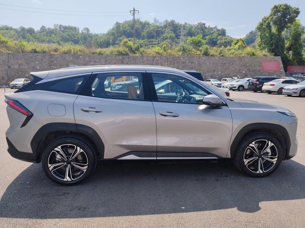 Geely Galaxy L7 2023, 980000 км, за 91000 CNY