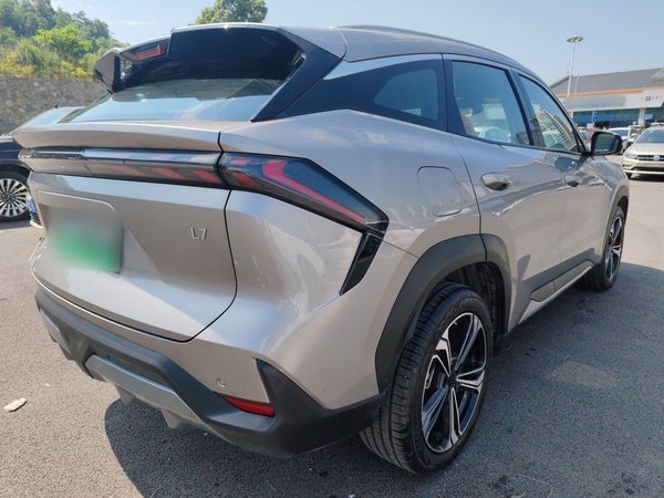 Geely Galaxy L7 2023, 980000 км, за 91000 CNY