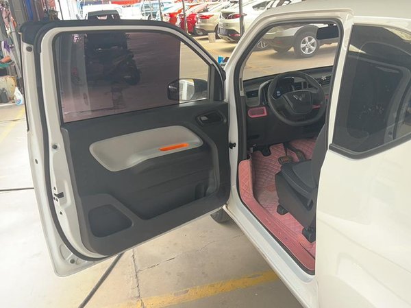 Wuling Hongguang MINIEV 2020, 25300 км, за 14700 CNY - фото 11