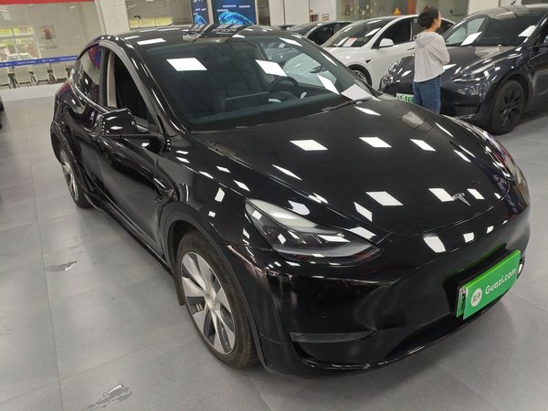 Tesla Model Y 2021, 71900 км, за 144300 CNY