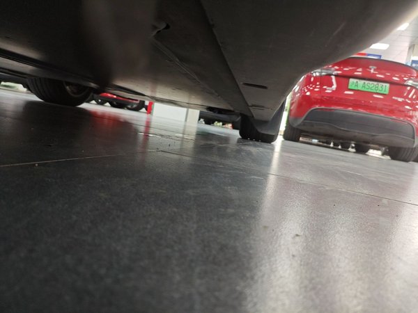 Полноприводная версия Tesla Model Y 2021 с длительным временем автономной работы, 2021 года