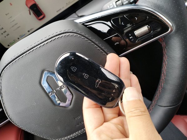 Hongmeng Zhixing Wenjie M5 2024, 14600 км, за 169700 CNY - фото 13