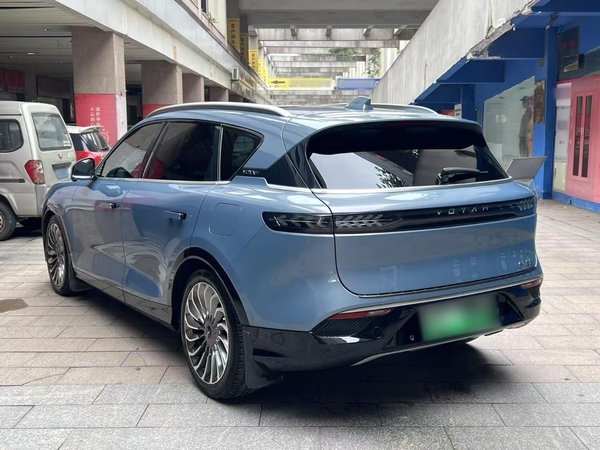 Lantu Free 2021, 60000 км, за 100500 CNY