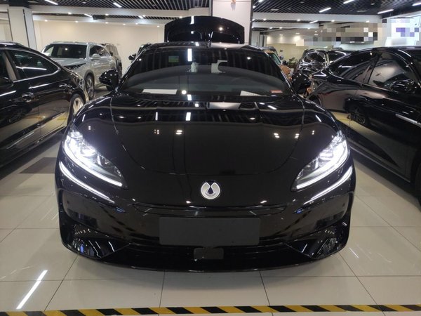 Максимальная версия Denza Z9GT 2024 1100 с полным приводом, 2024 года