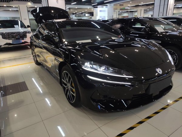 Denza Z9GT 2024, 500000 км, за 270100 CNY