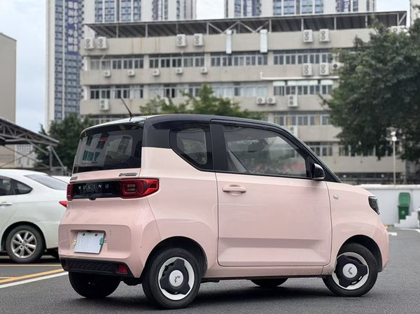 Wuling Hongguang MINIEV 2021, 15600 км, за 23400 CNY