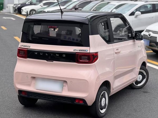 Wuling Hongguang MINIEV 2021, 15600 км, за 23400 CNY