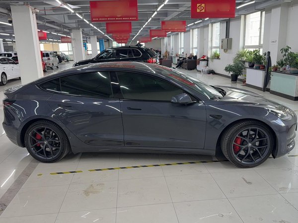 Tesla Model 3 2021, 148500 км, за 133200 CNY