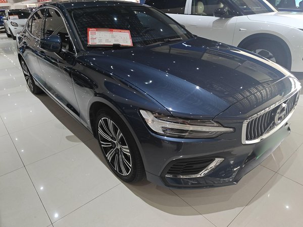 Volvo S60 2019, 48700 км, за 137600 CNY