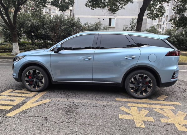 BYD Tang 2023, 17300 км, за 154600 CNY