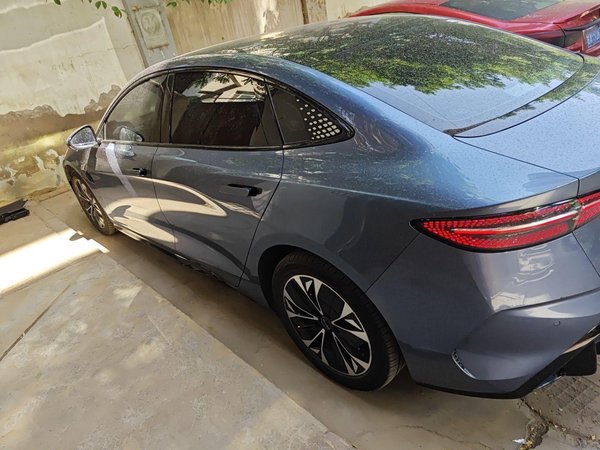 BYD Seal 2022, 25000 км, за 99400 CNY